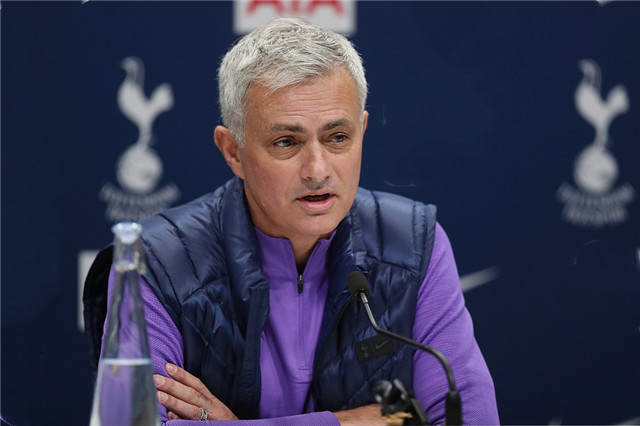 爱游戏线上-切尔西球迷呼吁解雇波切蒂诺